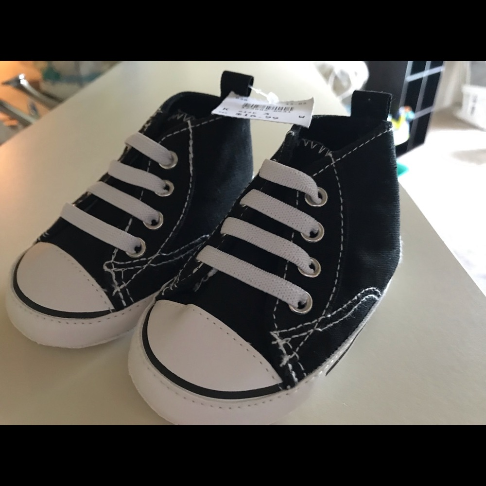 NWTS! Adorable Infant Shoes, Size 3.